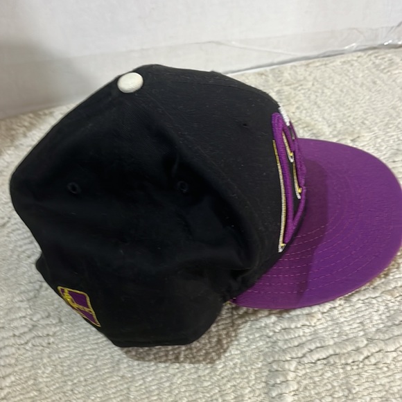 Los Angeles Lakers size adjustable - Picture 4 of 12